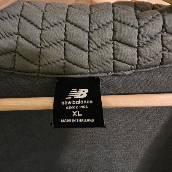 New Balance Heat Loft Quilted Funnel Neck Jacket - Picture 7 of 10